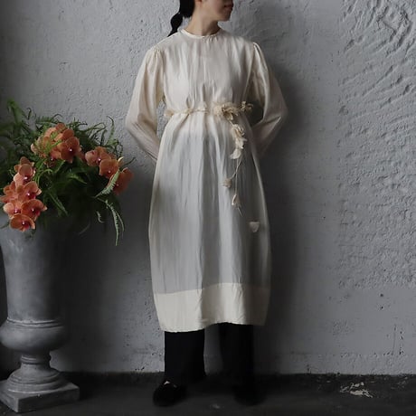 TOWAVASE Collier dress (ivory)