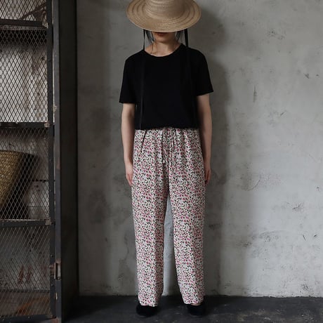 Le pivot flower print  rough pants (pink mix)