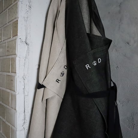R&D.M.Co-  linen denim apron (flax/black)