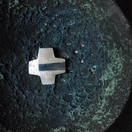 shima brooch  medium F