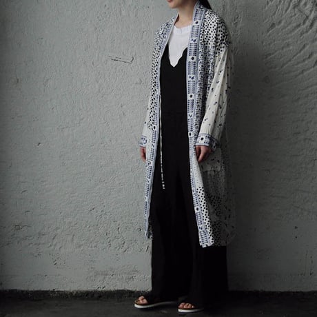 TOWAVASE ceramic blue robe