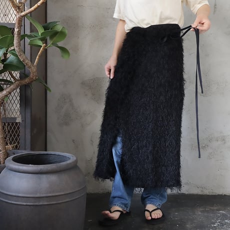 .less wrap skirt (black)
