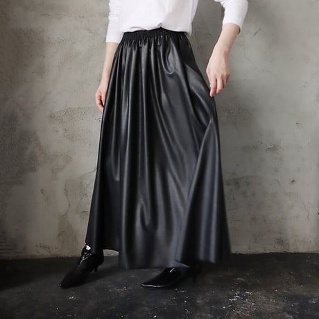 .less synthetic leather long skirt (black)
