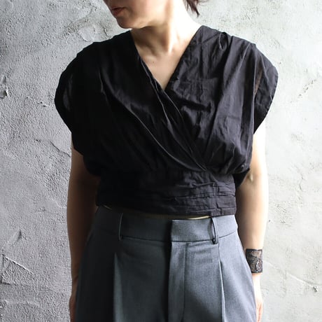 R&D.M.Co- GARMENT DYE no sleeve sash blouse (black)