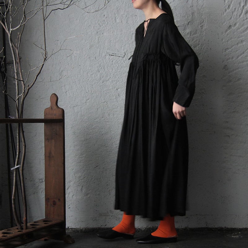 TOWAVASE Artisan dress (black) | nii-B | WEBSHOP