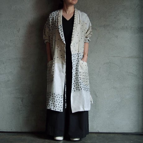 TOWAVASE Lu Cygne silk robe
