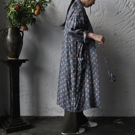 TOWAVASE sarasa silk robe Louis (navy)