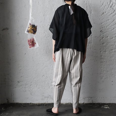 .less momonga blouse (black)