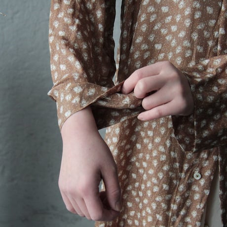 TOWAVASE Sarasa shirts dress (camel)