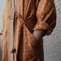 TOWAVASE silk robe Bonbon (camel)