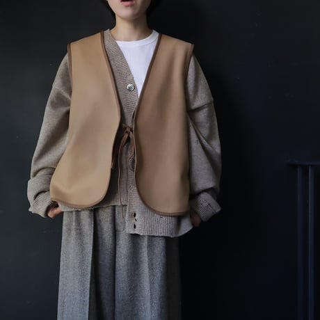 2B wool short gilet (beige)
