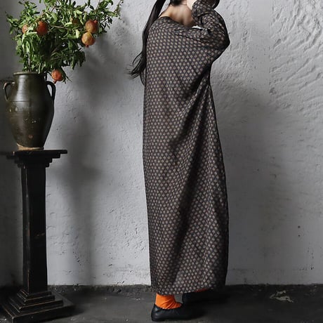 TOWAVASE Sarasa dress Leo (black)