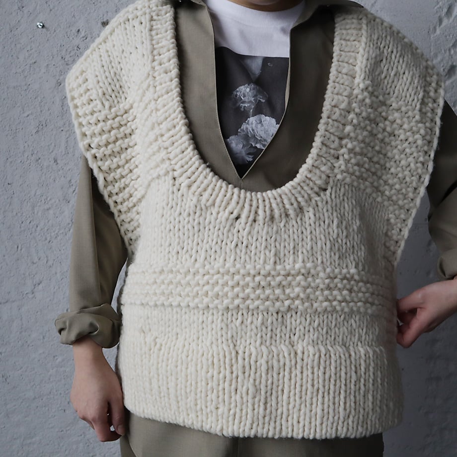 ànuke Uneck handknit vest (ivory) | nii-B | WE