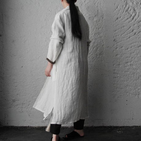 Tabrik linen robe (white)