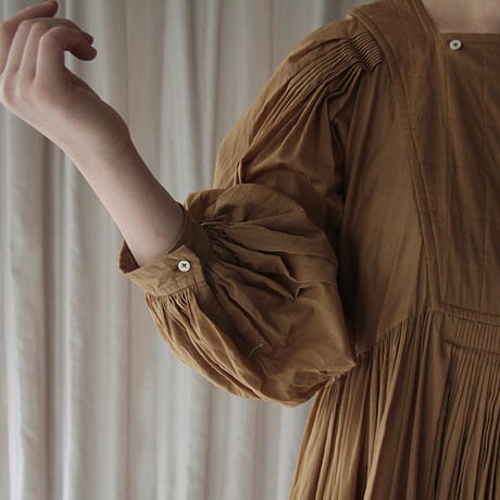 TOWAVASE Artisan dress (camel)