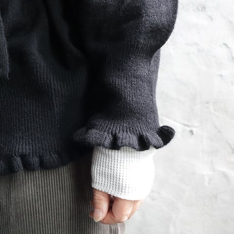 TOWAVASE Volant cardigan (black)