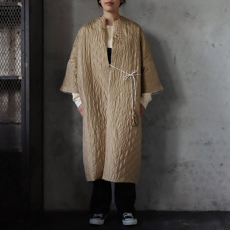 TOWAVASE silk quilt robe (beige)