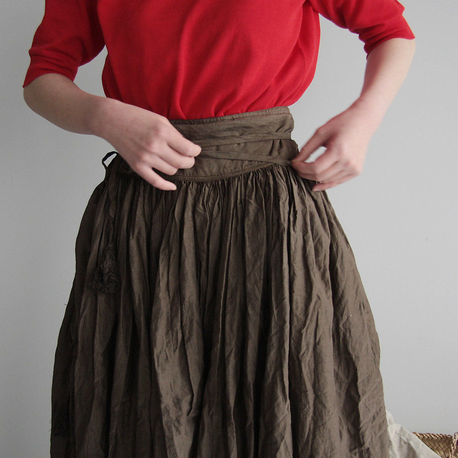 Tabrik gathered skirt (doro-zome) | nii-B | WEB