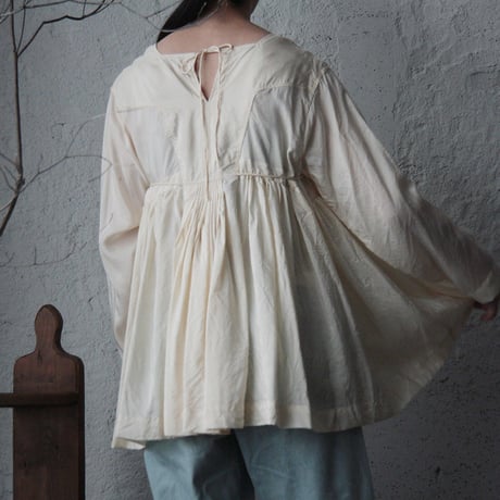 TOWAVASE Artisan blouse (ivory)