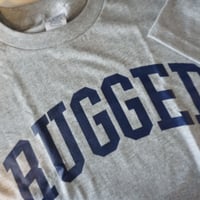 RUGGED "ARCH logo" tee（Gray×Navy）