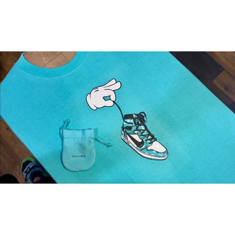 "Vuitton kicks"   tee