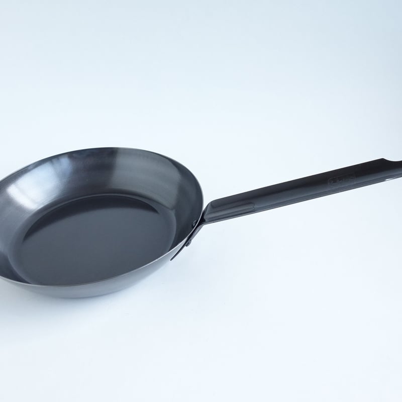 工房アイザワ】ブラックピーマン フライパン20cm 70372 | LITTLE towel