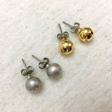 スマイルボールピアス