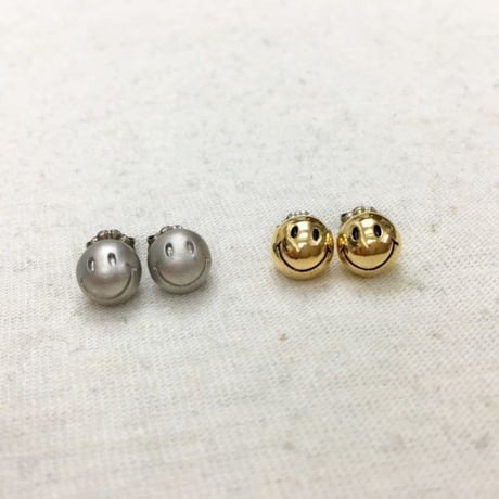 スマイルボールピアス