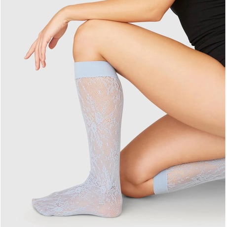 SWEDISH STOCKINGS/Rosa Lace Knee-Hights Dusty Blue