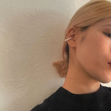 Saskia Diez／5 Pearl Earcuff