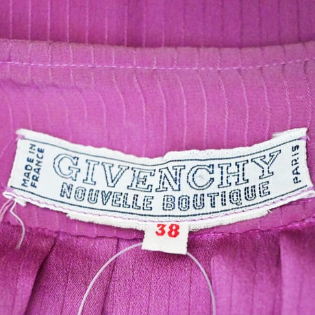 GIVENCHY