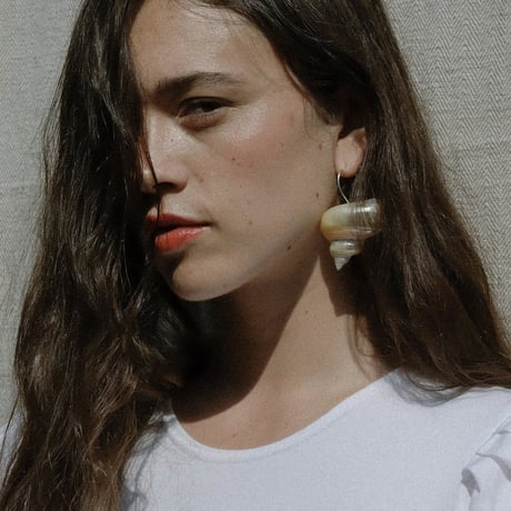 Luiny／Turbo Shell Earrings