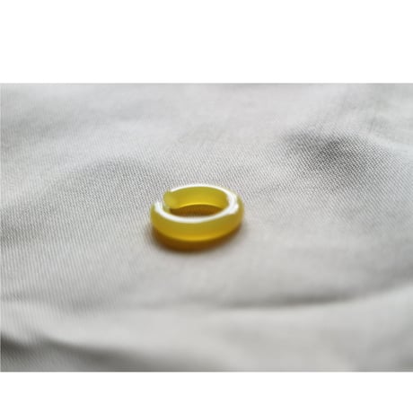 Saskia Diez／Bold Earcuff No1 Small Agate Yellow
