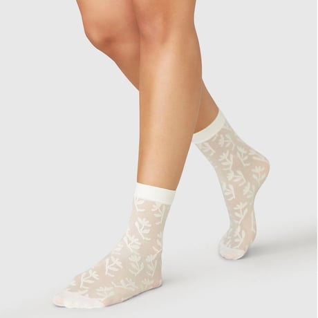 SWEDISH STOCKINGS/Flora Flower Socks Ivory