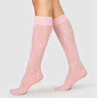 SWEDISH STOCKINGS/Rosa Lace Knee-Hights Dusty Pink