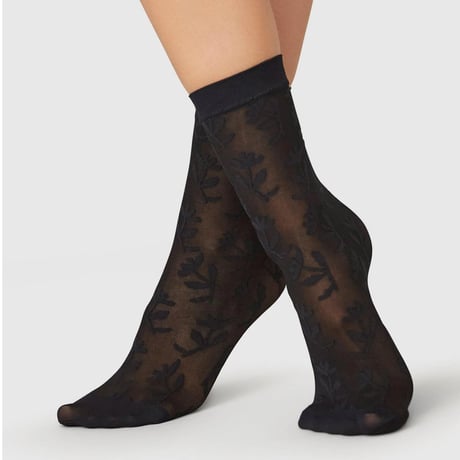 SWEDISH STOCKINGS/Flora Flower Socks Black