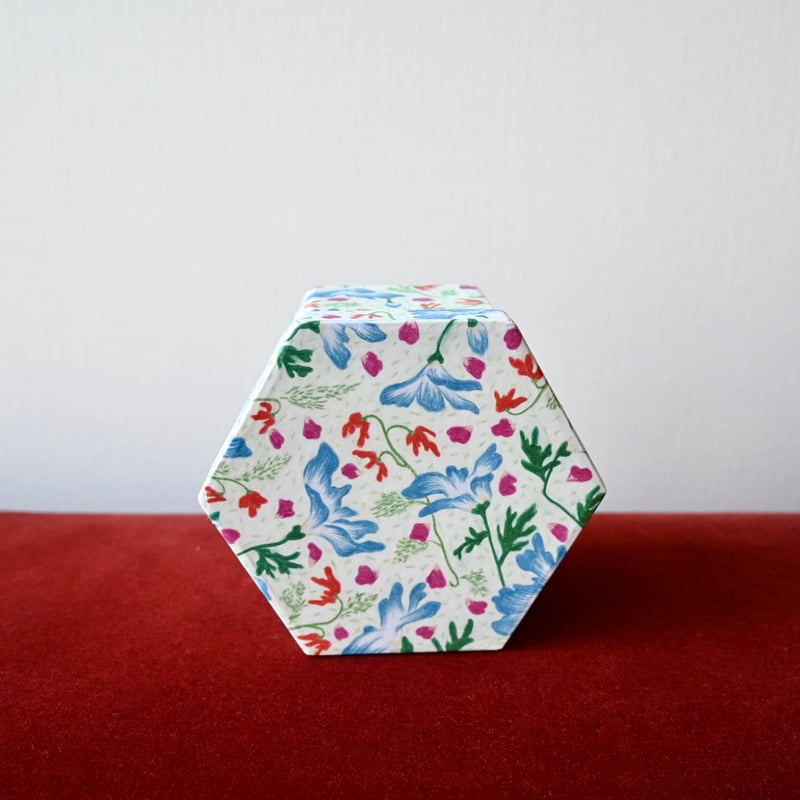 六角貼り箱（花柄）/box | tanikonatsu