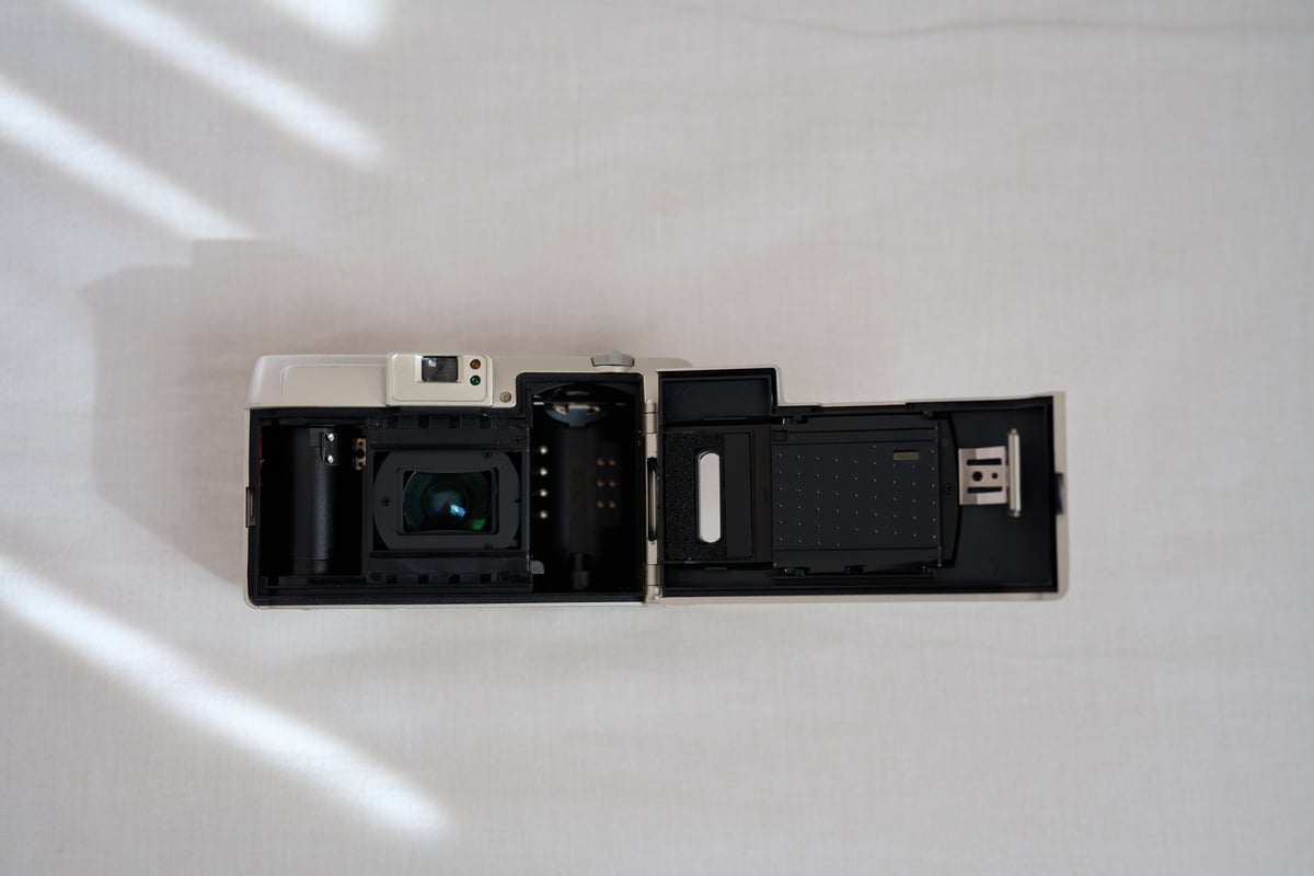 Nikon Lite Touch zoom110s | YURI HANAMORI 