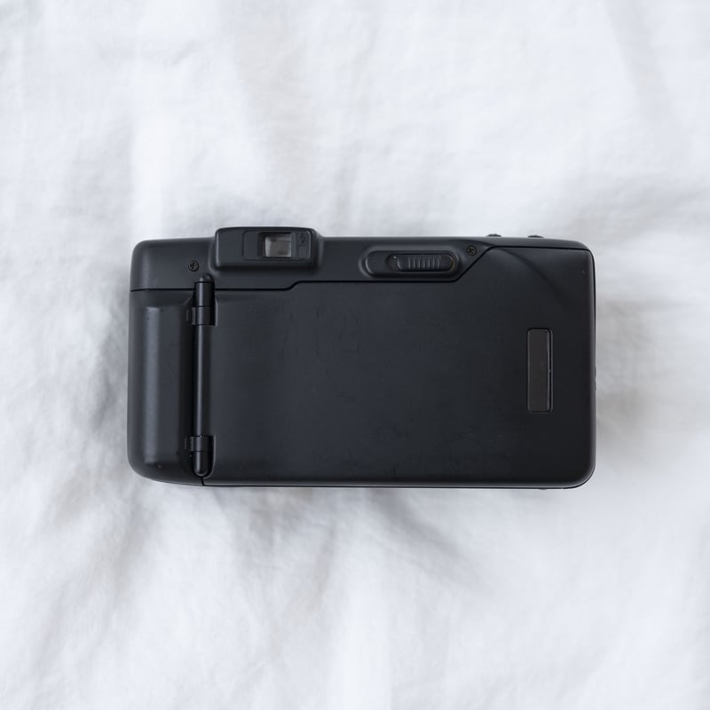 Nikon zoom 300 AF | YURI HANAMORI 