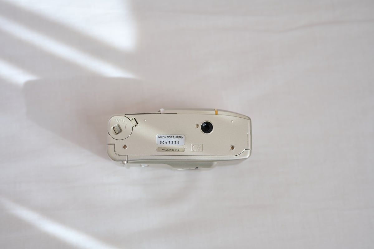 Nikon Lite Touch zoom110s | YURI HANAMORI 