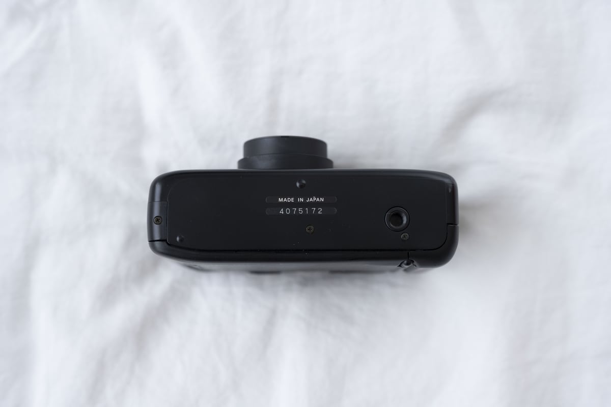 Nikon zoom 300 AF | YURI HANAMORI 