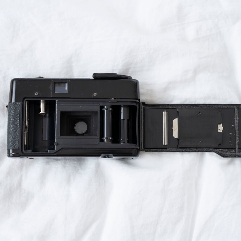 Yashica Flasher | YURI HANAMORI 