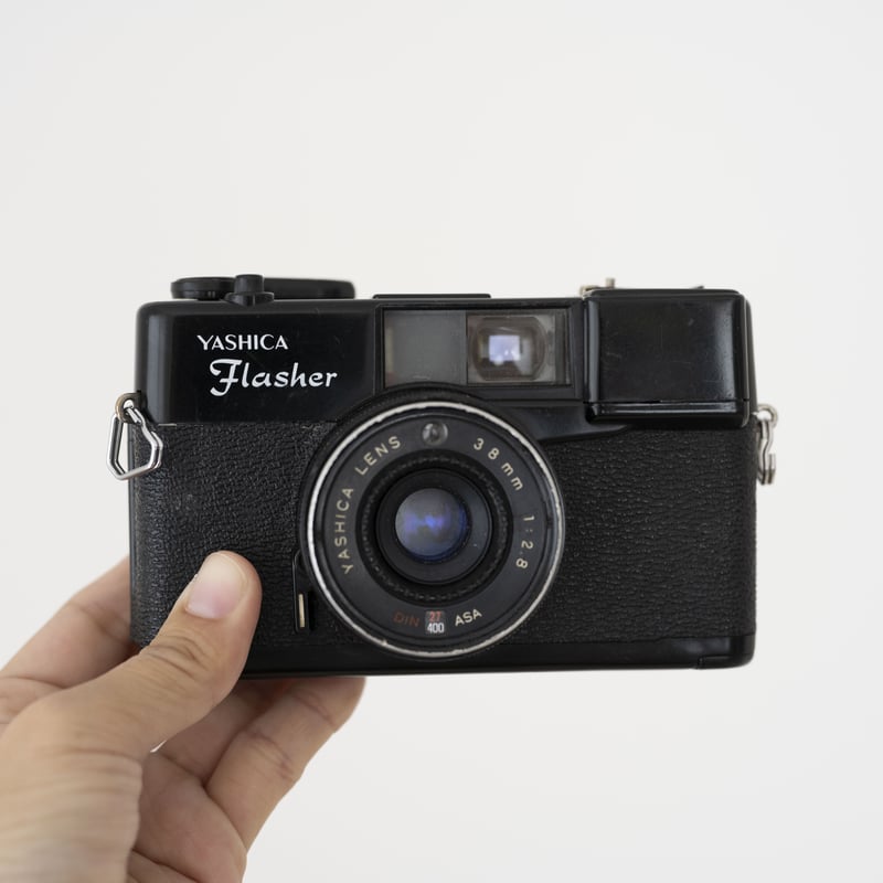 Yashica Flasher | YURI HANAMORI 