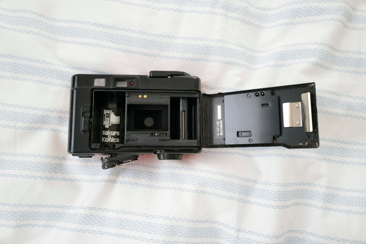 Konica EFJ auto date （レッド） | YURI HANAMORI 