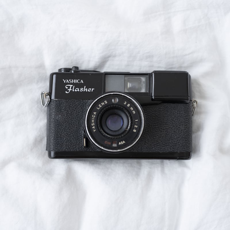 Yashica Flasher | YURI HANAMORI 