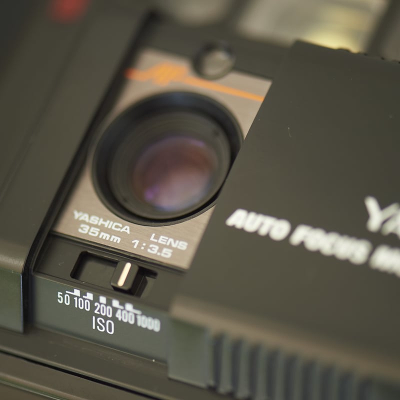 フィルムカメラ YASHICA auto focus motor 2D YASHICA auto focus motor 2D | YURI HANAMORI 