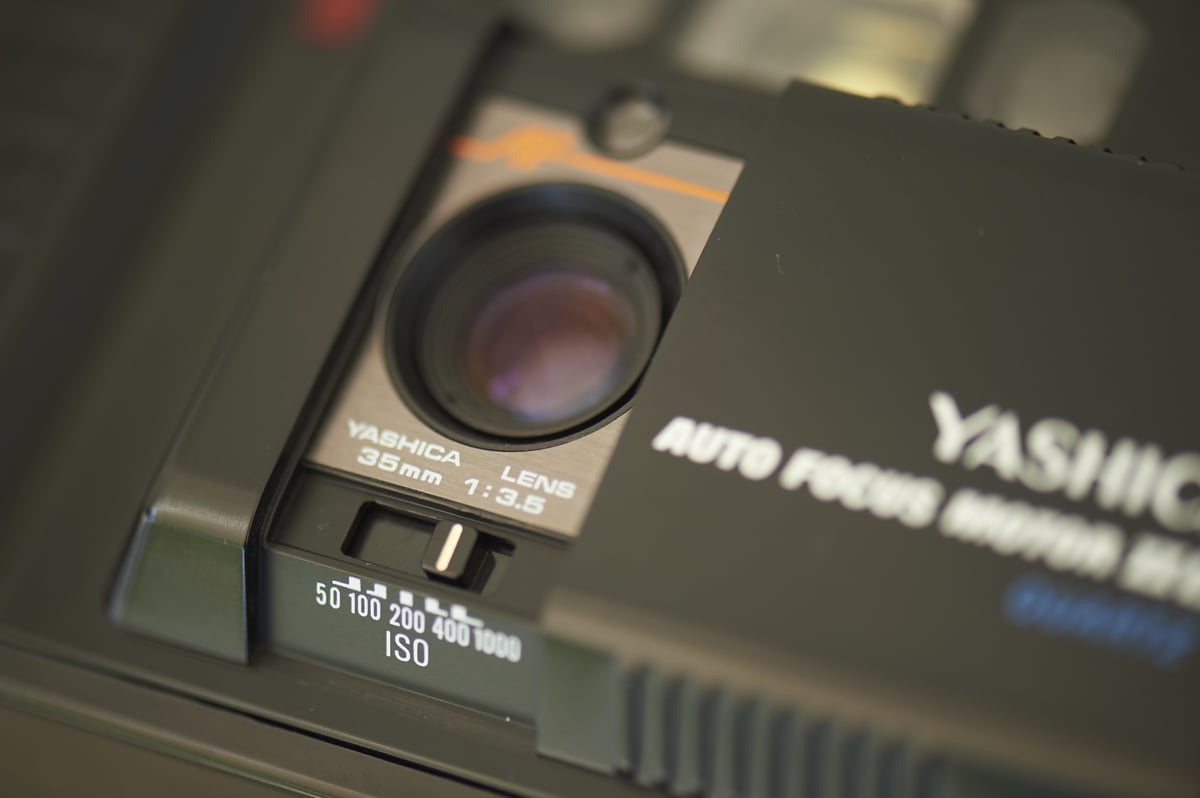 フィルムカメラ YASHICA auto focus motor 2D Yashica Auto Focus Motor II D Quartz (1980-) Review