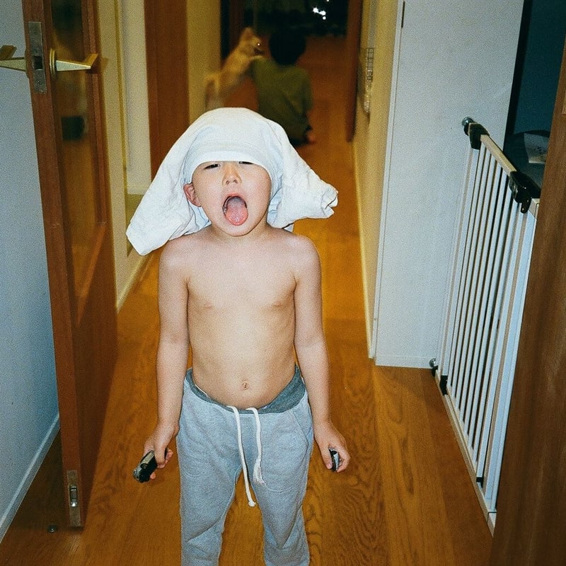 Nikon zoom 300 AF | YURI HANAMORI 