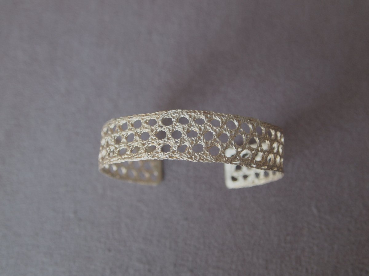 Recollection lace bangle (L) | Silver | MAISON