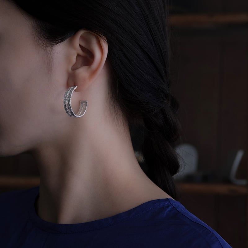 MAISON RUBUS. ： petal earring (pierce) MAISON RUBUS. メゾンルーバス / DAWN PIERCE | genre